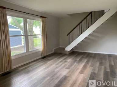 Main picture of 323 Farmington Ln
