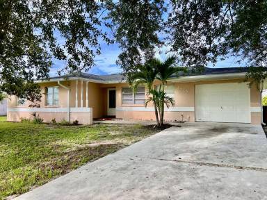 Main picture of 2326 SE 8th Ave