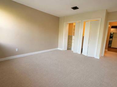 Main picture of 110 Riverway