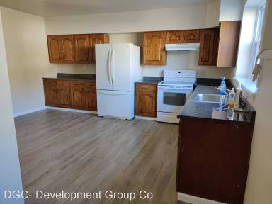 Main picture of 122 E Ridge Rd