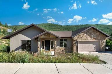 Main picture of 150 Crestview Dr