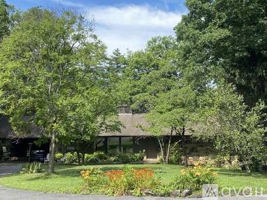 Main picture of 614 Laurel Dr