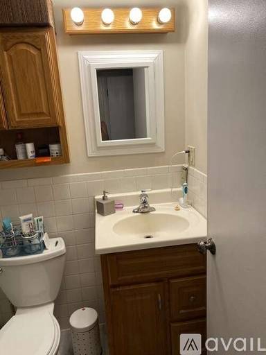 Main picture of 19 Maple St