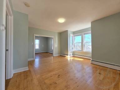 Main picture of 18 Highland St