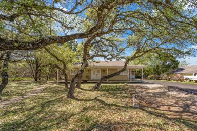 Main picture of 1654 Skyline Dr