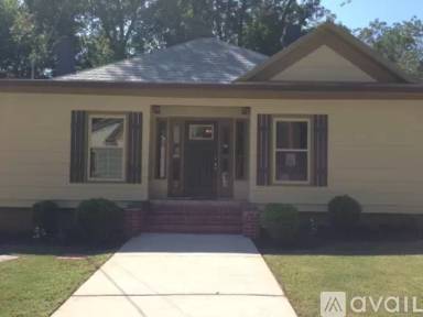 Main picture of 18 Salbide Ave