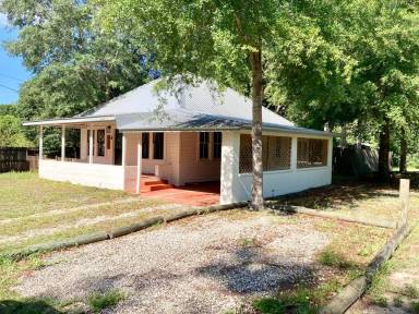 Main picture of 940 NE 5th Ave
