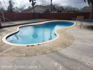 Main picture of 602 Lakeside Dr