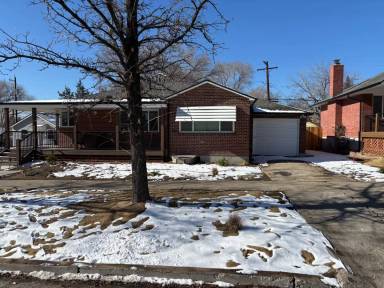 Main picture of 1045 Washington St