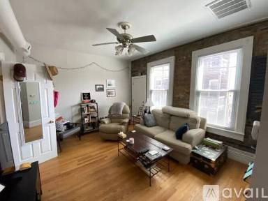 Main picture of 1613 W Pierce Ave