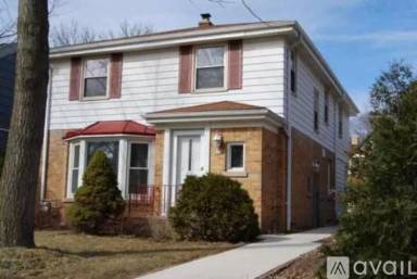 Main picture of 850 E Silver Spring Dr