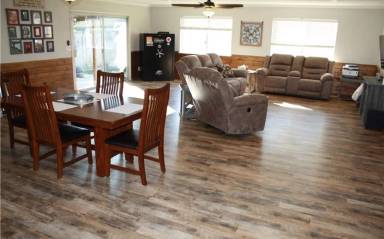 Main picture of 8139 Winfield Dr
