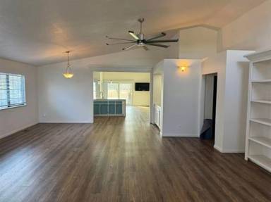 Main picture of 5250 Edgeview Dr