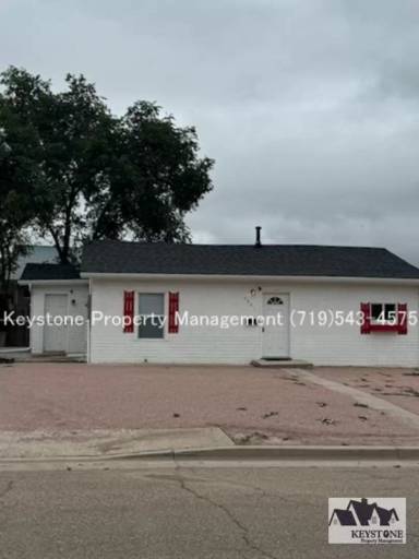 Main picture of 2801 West St