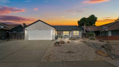 Main picture of 245 Christine Dr