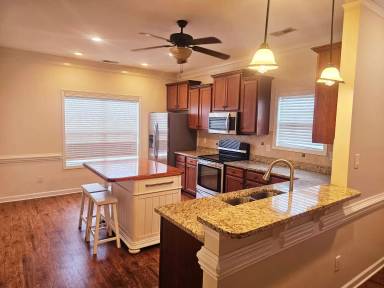 Main picture of 1240 Braybrooke Pl