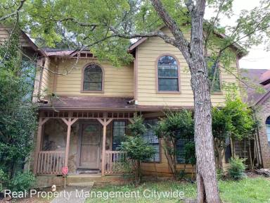Main picture of 803 Heritage Oaks Dr