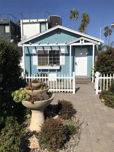 Main picture of 5073 Voltaire St