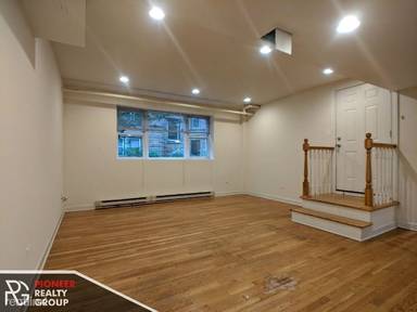 Main picture of 3910-28 N Pine Grove Ave