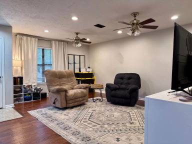 Main picture of 2201 Angus St