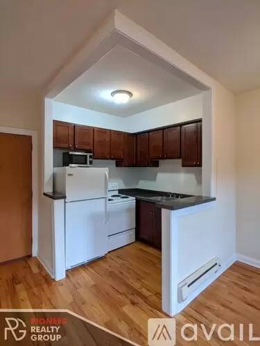 Main picture of 635 W Barry Ave