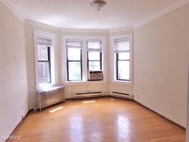 Main picture of 3839-45 N Greenview Ave