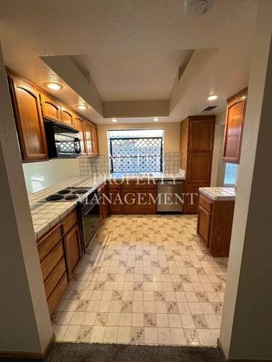 Main picture of 2840 McNeil Dr