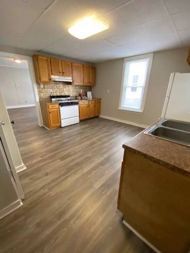 Main picture of 27 E Morrill Ave