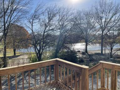 Main picture of 212 Lakeview Dr