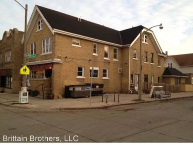 Main picture of 701 E Center 2672 Pierce