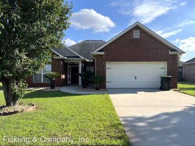 Main picture of 101 Glen Arbor Ln