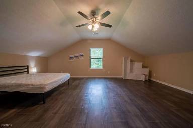 Main picture of 2202 Basket St