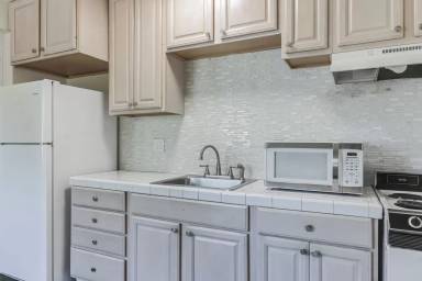 Main picture of 588 E Mel Ave