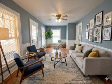 Main picture of 211 Lenox St