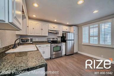 Main picture of 122 N St