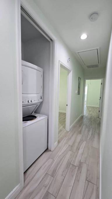 Main picture of 619 E Virginia Ave