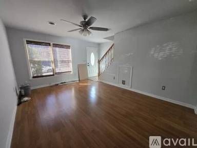 Main picture of 3566 Edgemont St