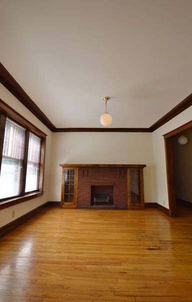 Main picture of 1336 W. Waveland