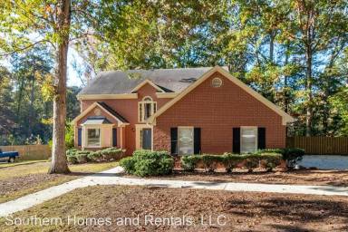 Main picture of 4184 Knollcrest Cir N