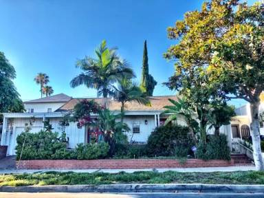Main picture of 7415 Rosewood Ave