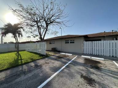 Main picture of 1500 Forest Hill Blvd