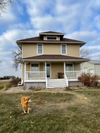 Main picture of 1915 350th Ave