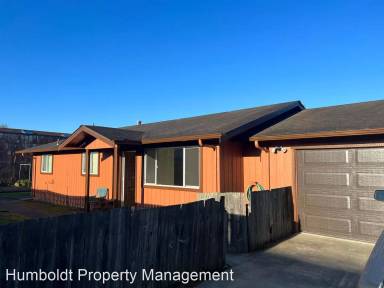 Main picture of 3240 Trinity St