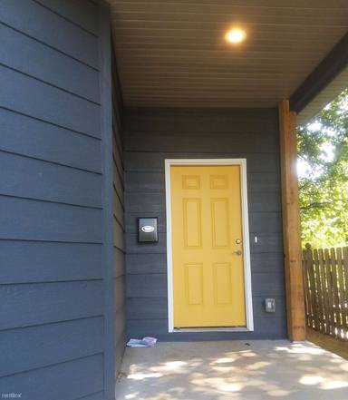 Main picture of 142 Robie St W