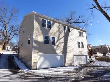 Main picture of 116 Malletts Bay Ave