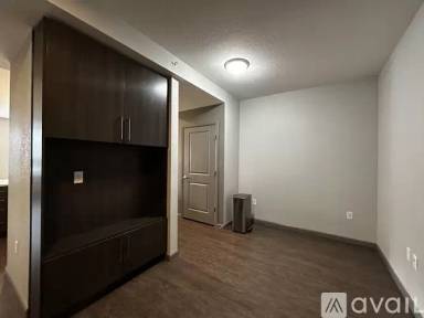 Main picture of 2333 Tremont Pl