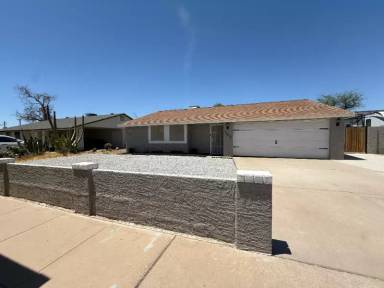 Main picture of 702 N 1st St