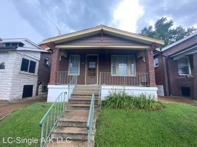 Main picture of 4808 Goethe Ave
