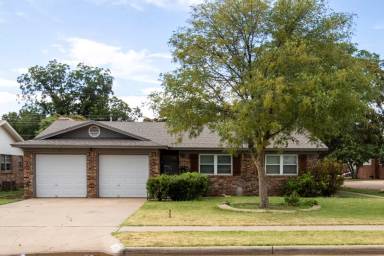 Main picture of 5402 45th St