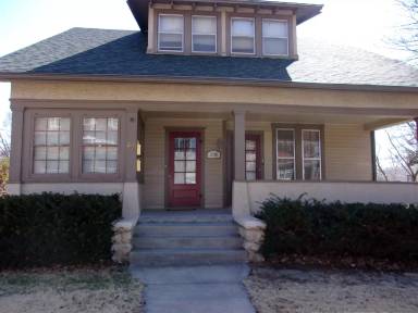 Main picture of 206 W Gay St